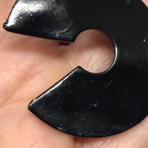1980s Post-Modern Black Enameled Metal C Shape Earrings - Picture 9 of 10